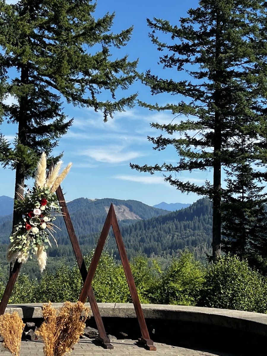 Anderson Lodge Hilltop House - wedding venue in Ariel, WA