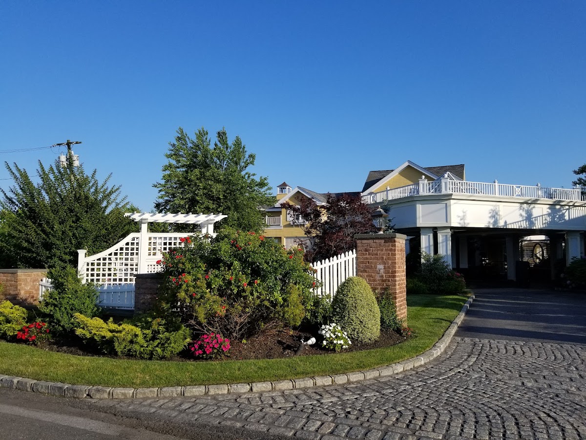 Bridgeview Yacht Club - wedding venue in Island Park, NY