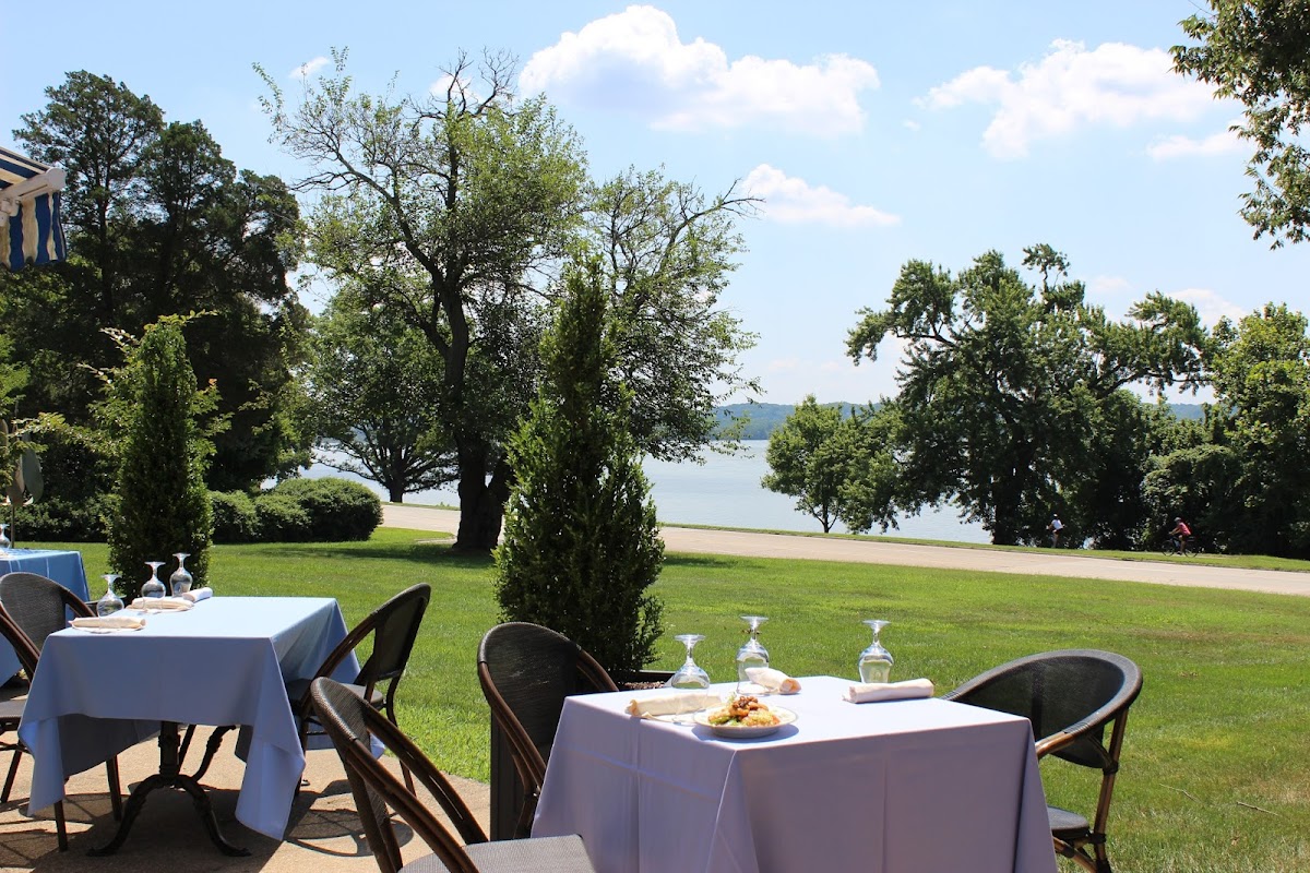 Cedar Knoll Restaurant - wedding venue in Fort Hunt, VA