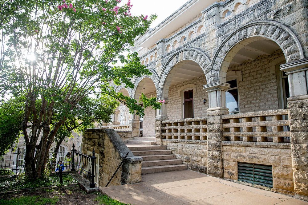 Chateau Bellevue - wedding venue in Austin, TX