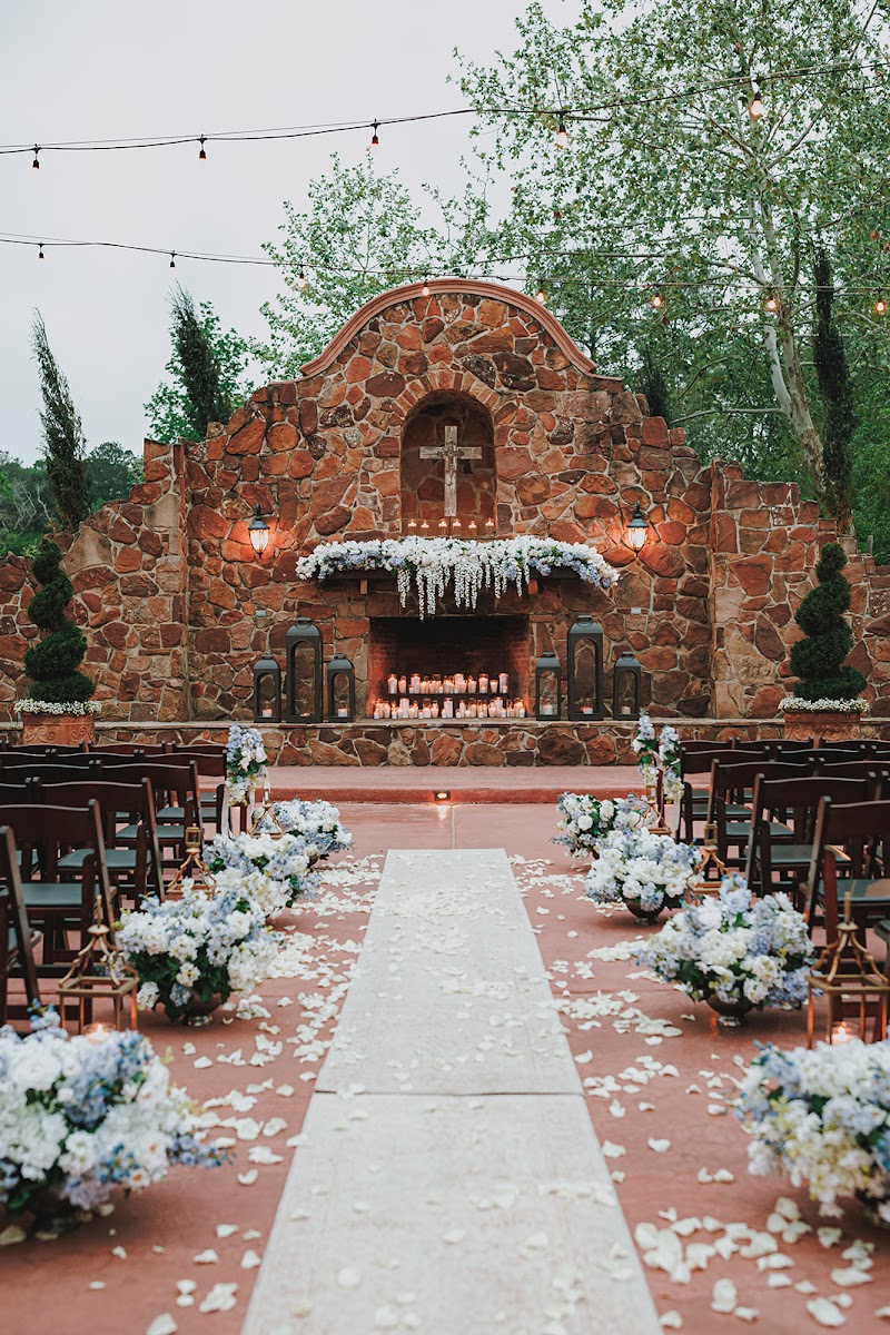 Floral Design Guide: Madera Estates - wedding venue in Conroe, TX
