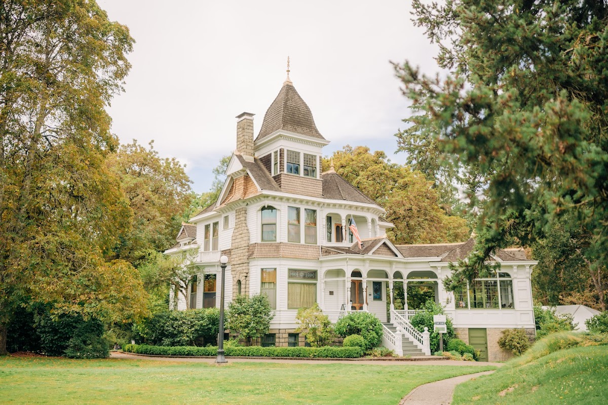 Deepwood Museum & Gardens - wedding venue in Salem, OR