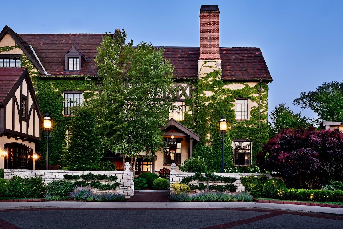 Deer Path Inn - wedding venue in Lake Forest, IL
