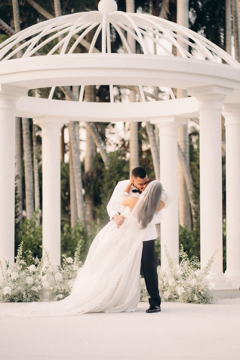 Gran Paraiso Gardens - wedding venue in Miami, FL
