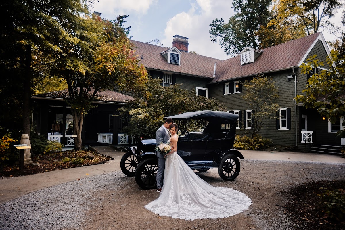 Wedding Flowers at Groesbeck Estate and Krippendorf Lodge at Cincinnati ...