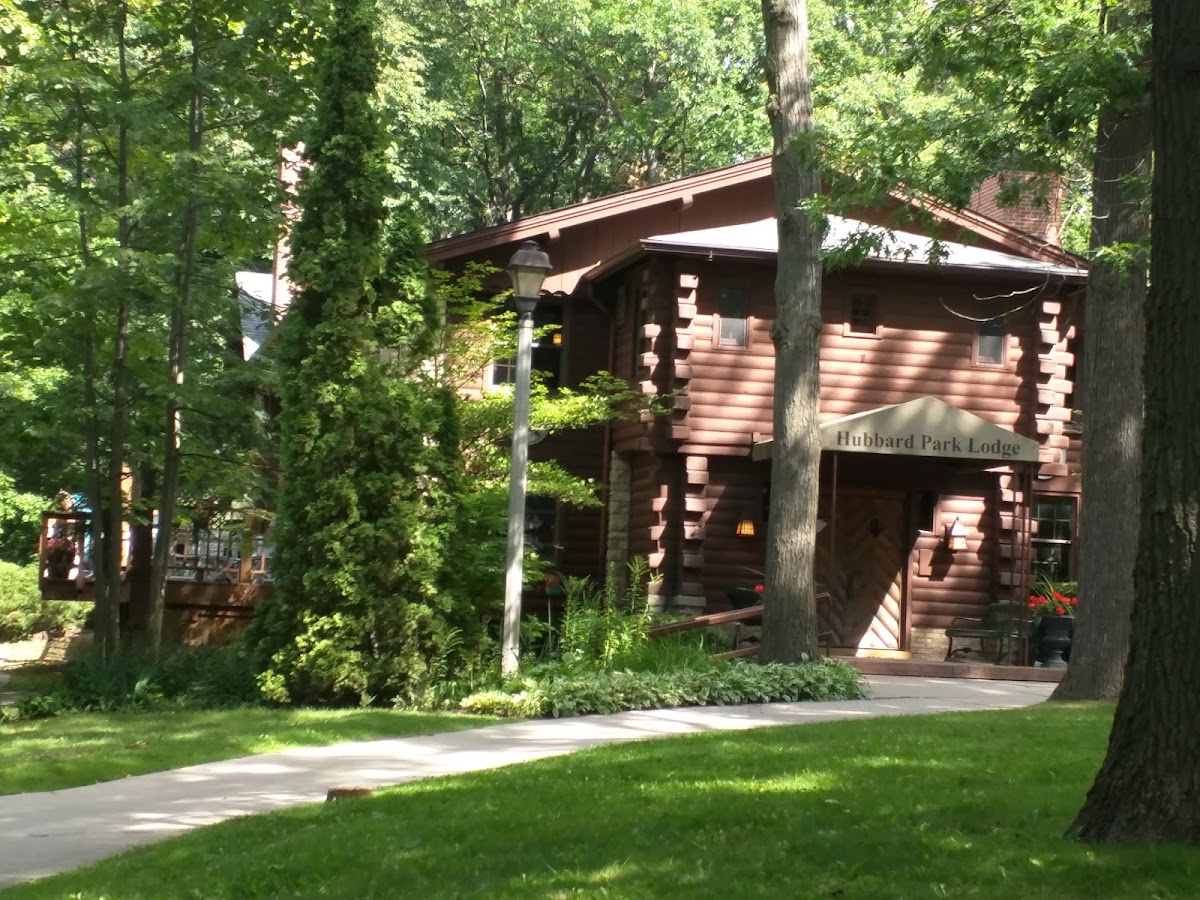 Hubbard Park Lodge - wedding venue in Milwaukee, WI