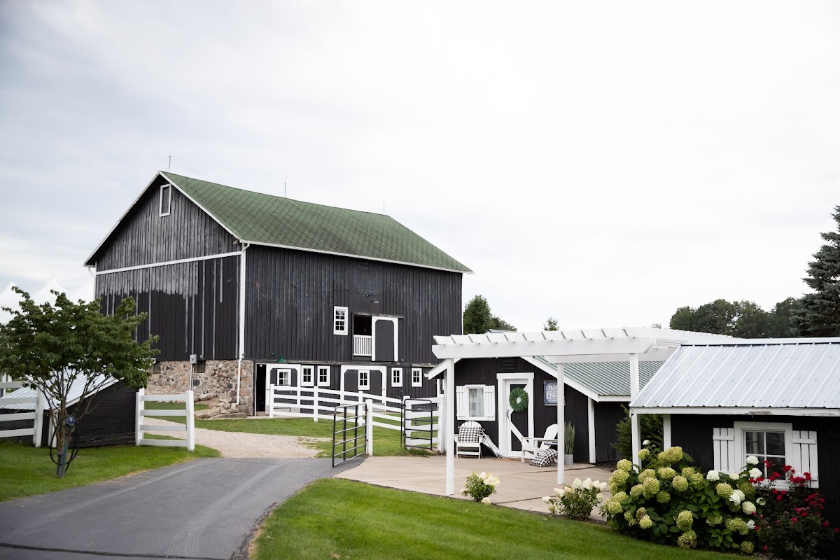 Hydrangea Blu Barn - wedding venue in Rockford, MI