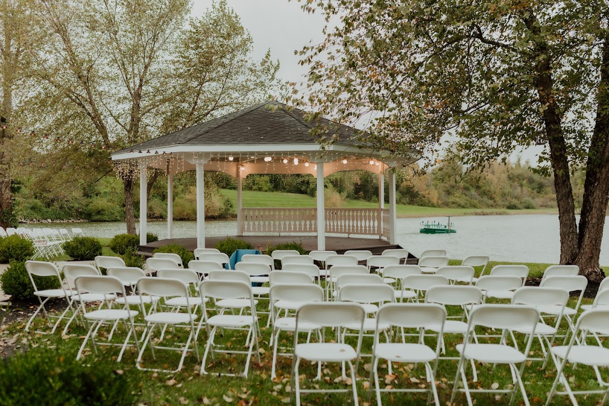 Lakeside Reflections - wedding venue in Jeffersonville, IN