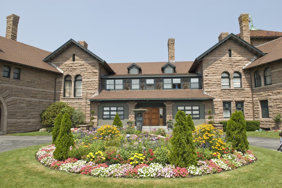 OceanCliff Hotel - wedding venue in Newport, RI