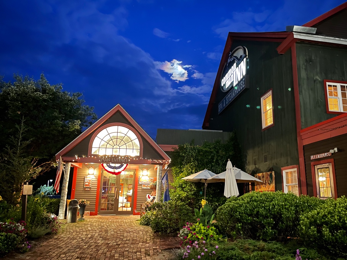 The Common Man Inn - wedding venue in Plymouth, New Hampshire
