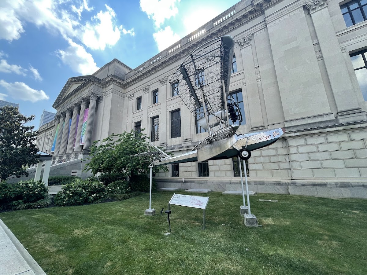 Wedding Flowers at The Franklin Institute | Poppy Flowers | Poppy Help ...